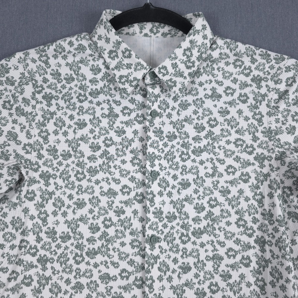 Lululemon Airing Easy Short-Sleeve Shirt Mens‎ Medium White Fragmented Floral